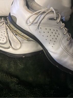 Men's Nike White Leather Athletic Golf Shoes